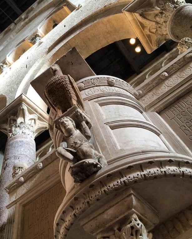 particolare del pulpito, sec. XI, ambone Cattedrale di Bari