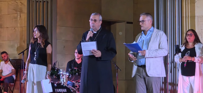 «Voi giovani con la vostra navigazione, ci mostrate che la fraternità e la condivisione sono le vie privilegiate per costruire la pace»