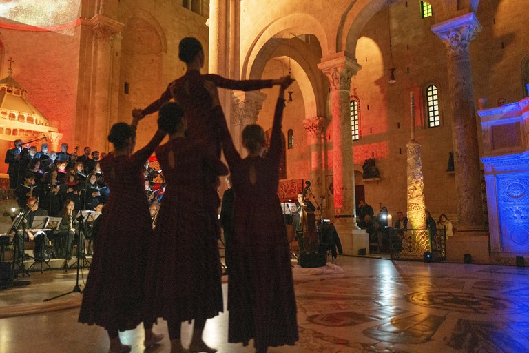 20240424 Exultet Festival 126 (Copia di NXPowerLite).jpg