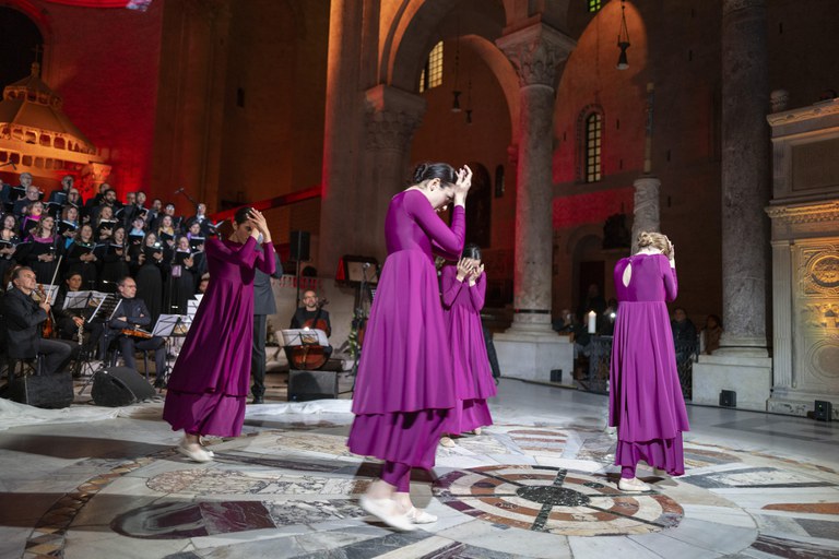 20240424 Exultet Festival 132 (Copia di NXPowerLite).jpg