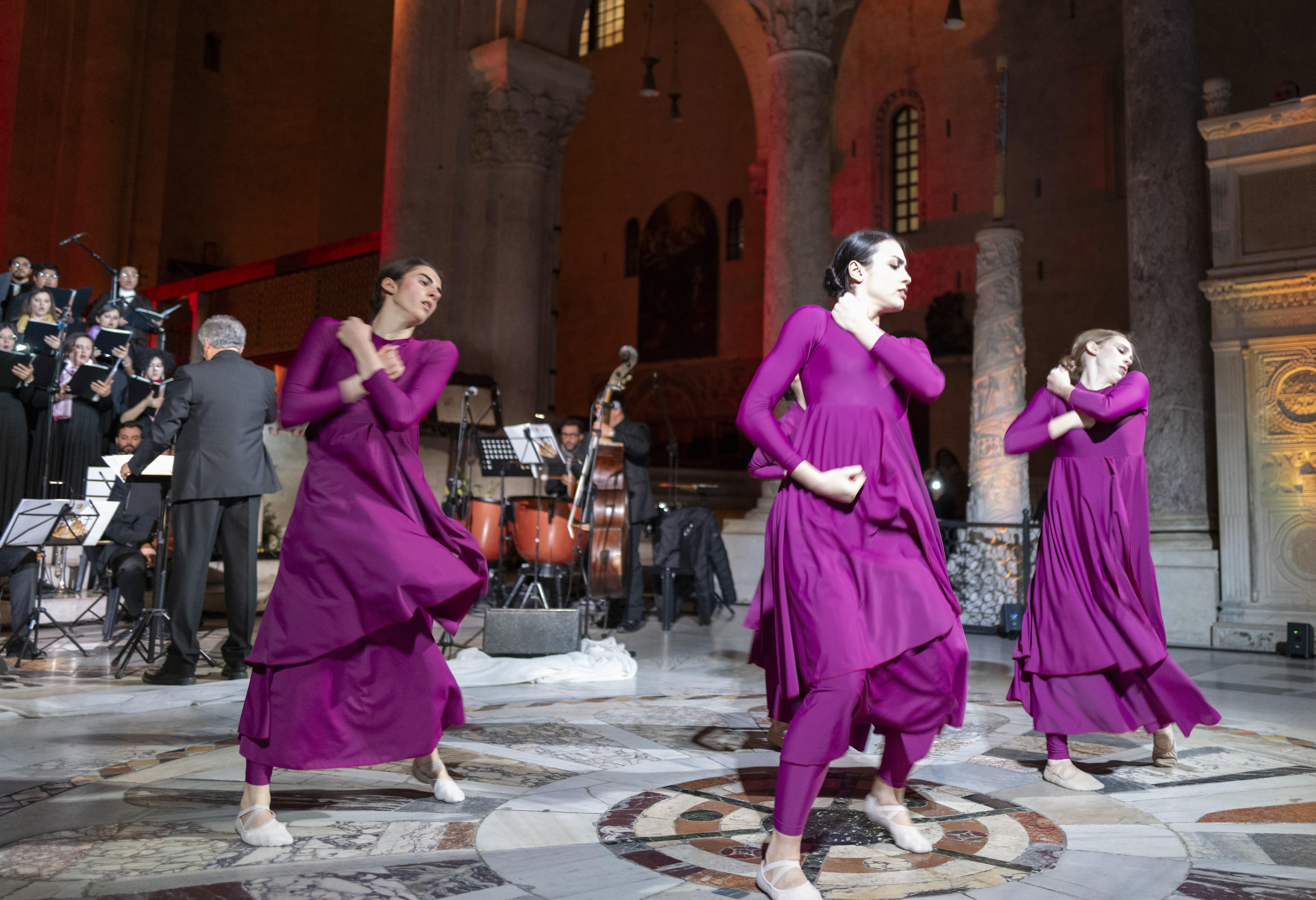 20240424 Exultet Festival 134 (Copia di NXPowerLite).jpg