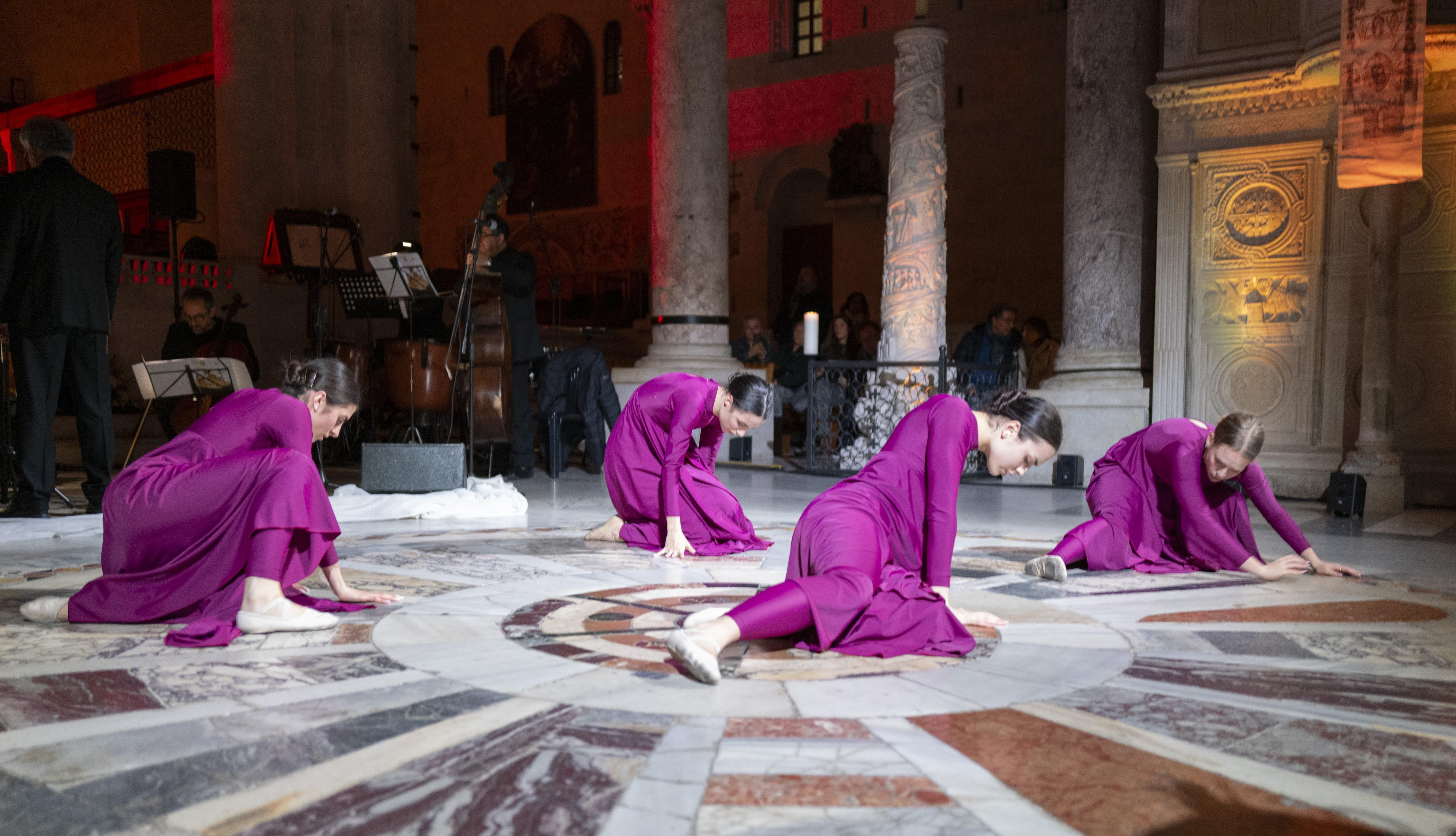 20240424 Exultet Festival 138 (Copia di NXPowerLite).jpg