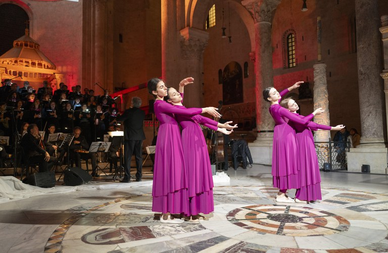 20240424 Exultet Festival 139 (Copia di NXPowerLite).jpg