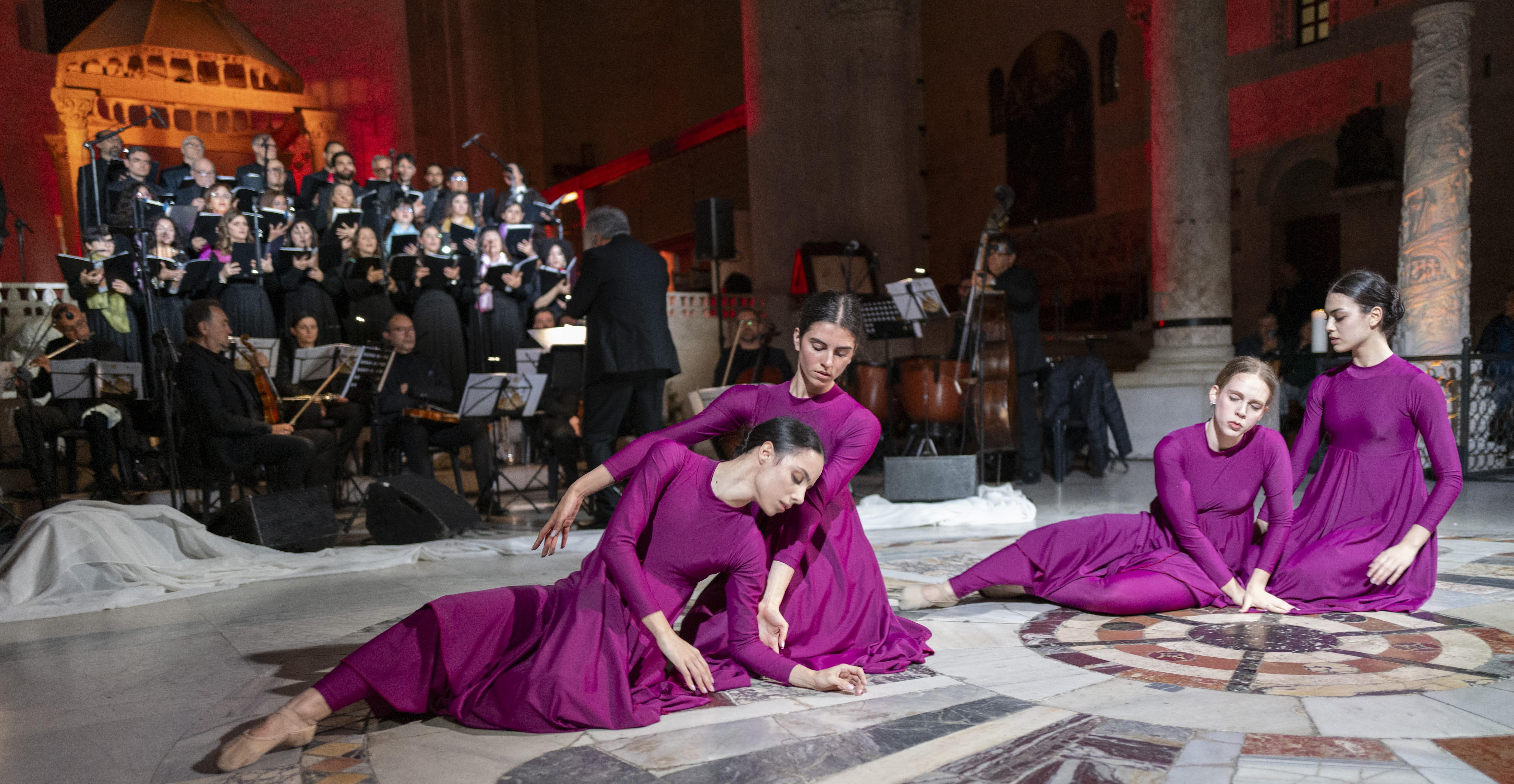 20240424 Exultet Festival 145 (Copia di NXPowerLite).jpg