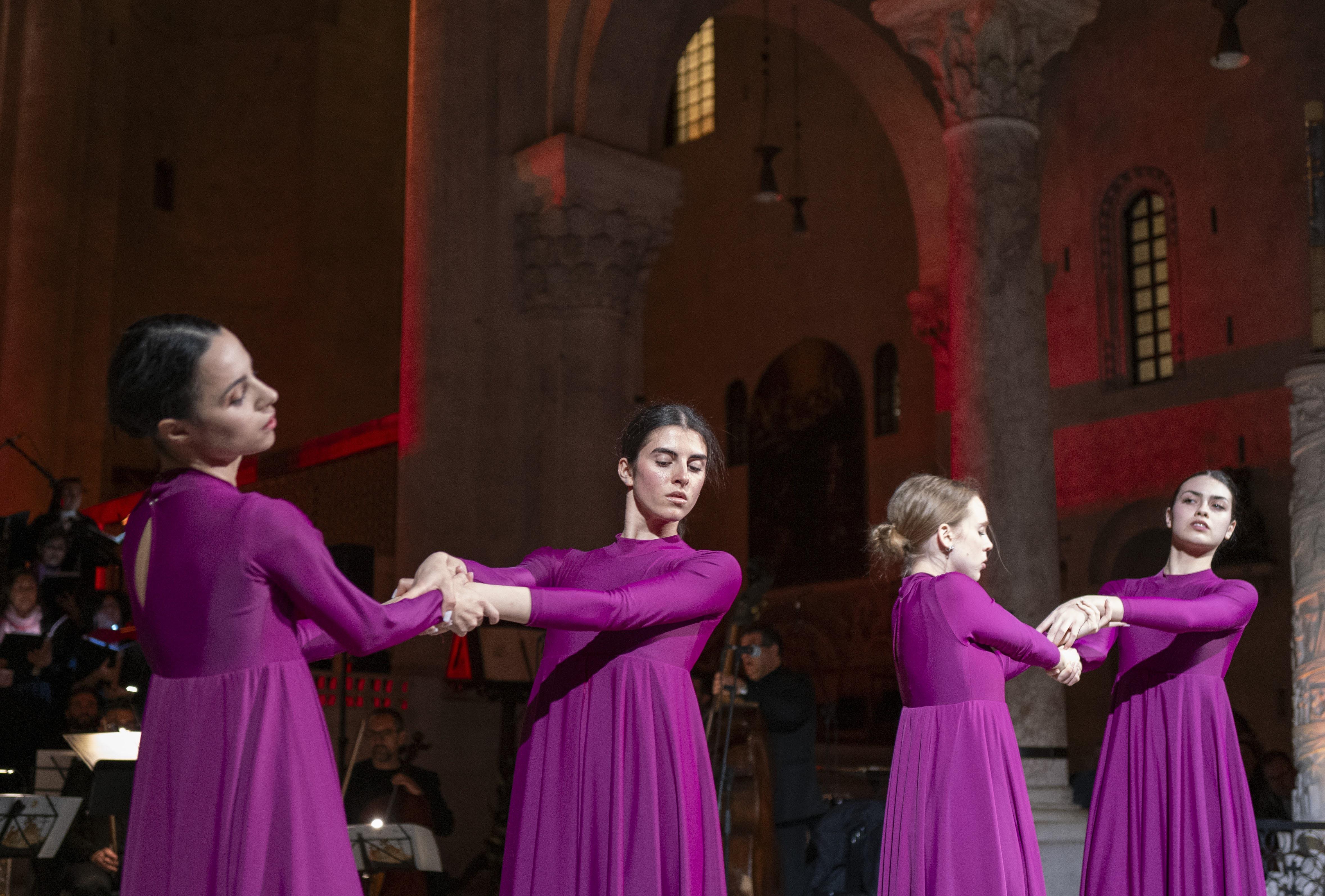 20240424 Exultet Festival 152 (Copia di NXPowerLite).jpg