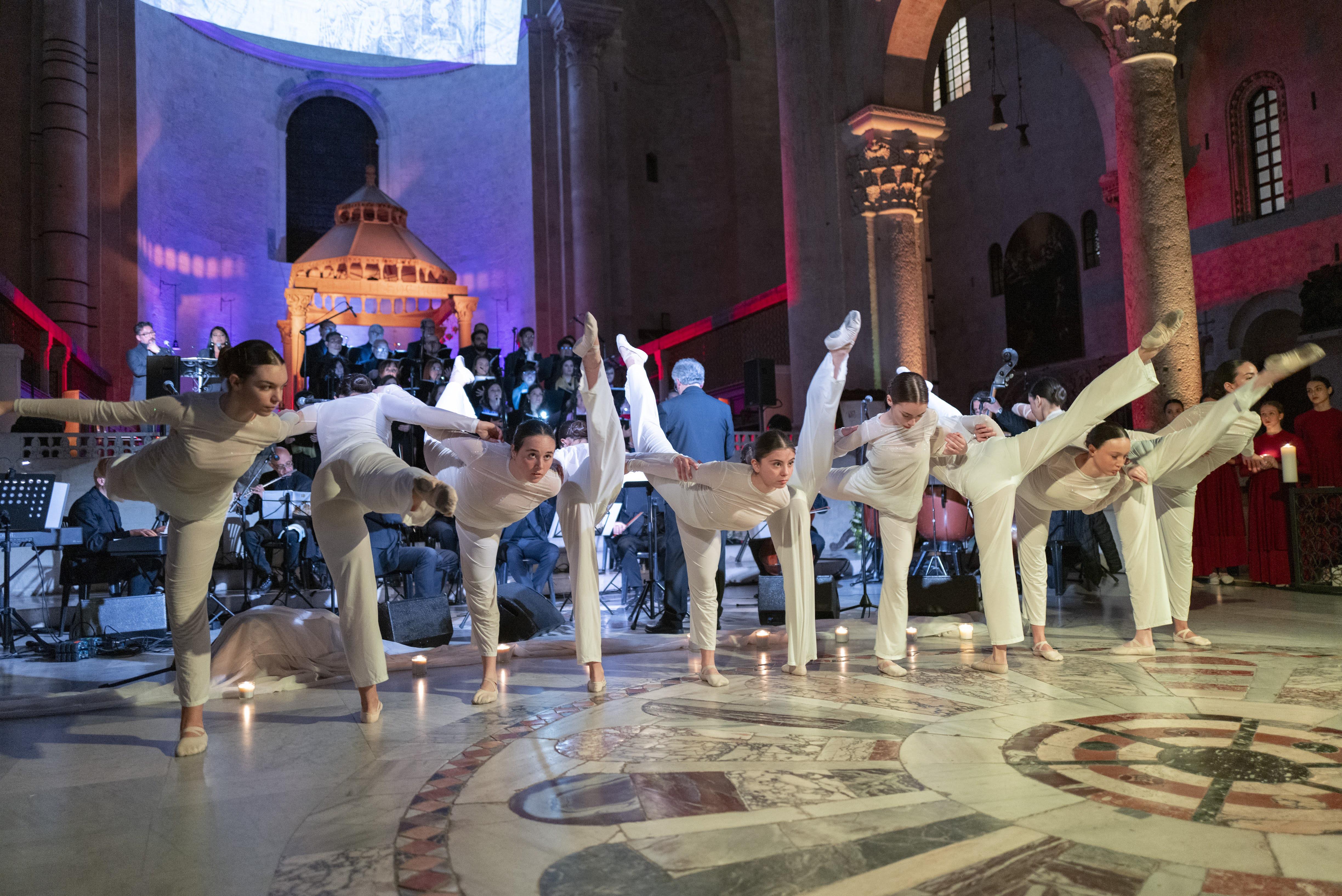 20240424 Exultet Festival 193 (Copia di NXPowerLite).jpg