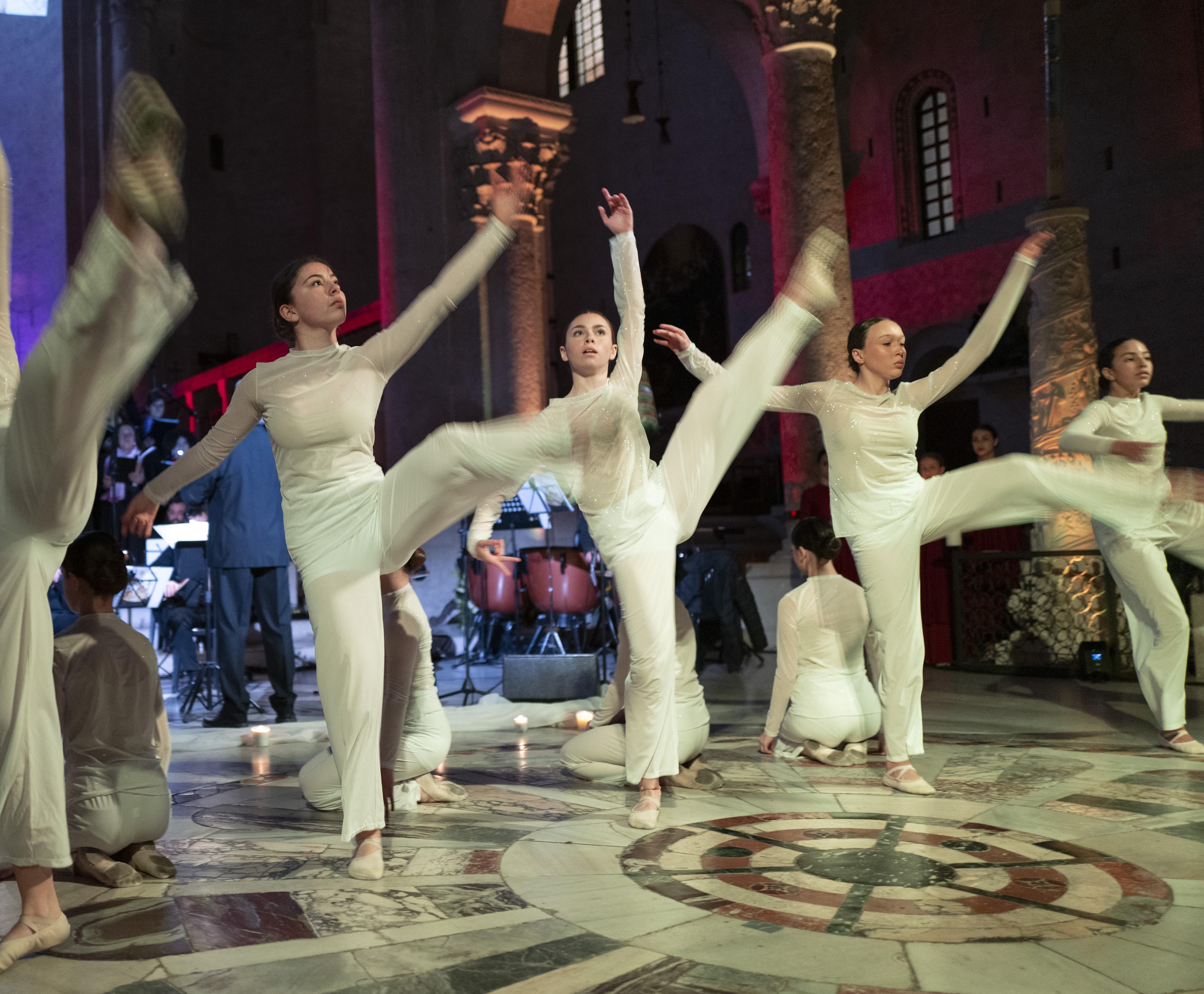 20240424 Exultet Festival 196 (Copia di NXPowerLite).jpg