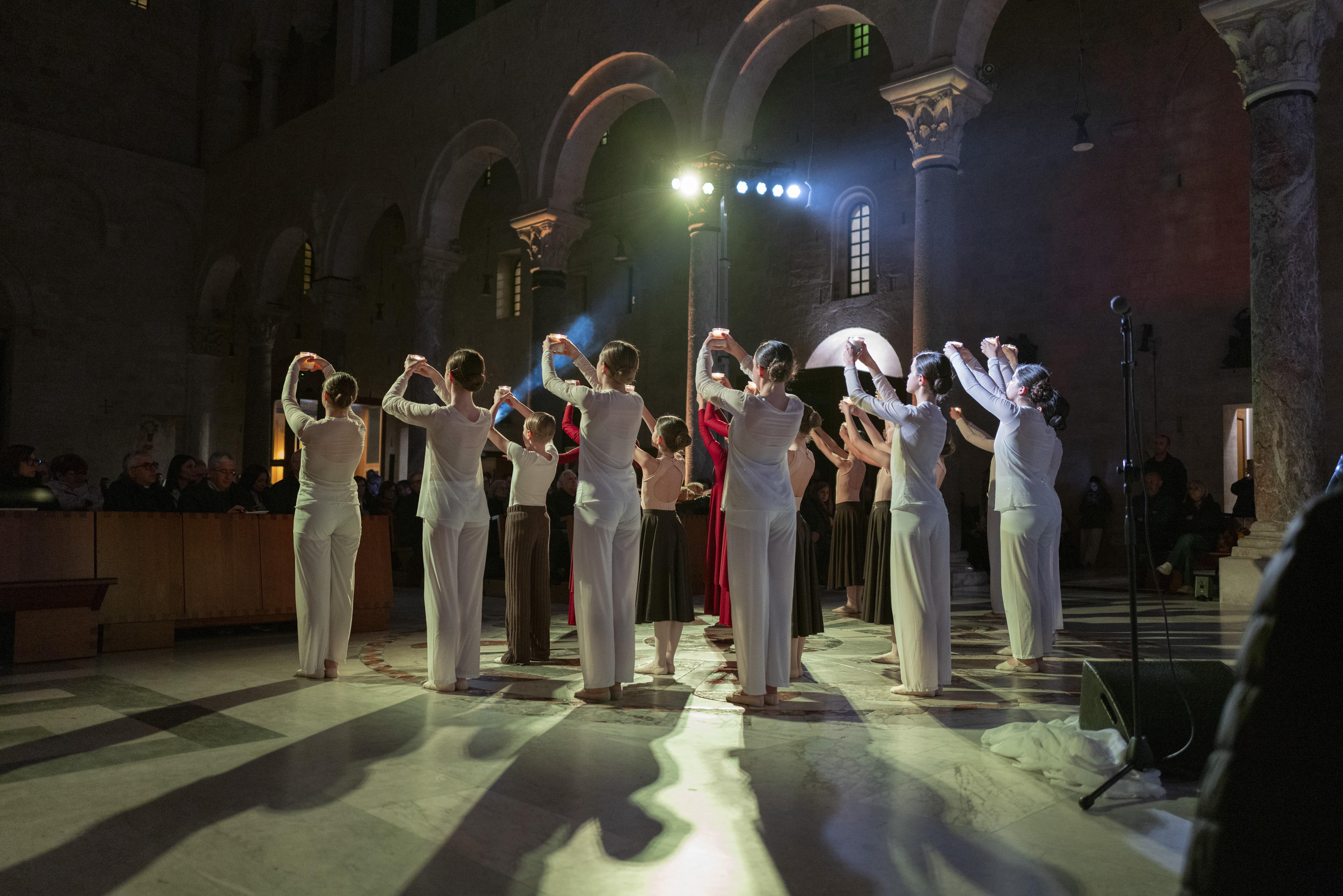 20240424 Exultet Festival 230 (Copia di NXPowerLite).jpg