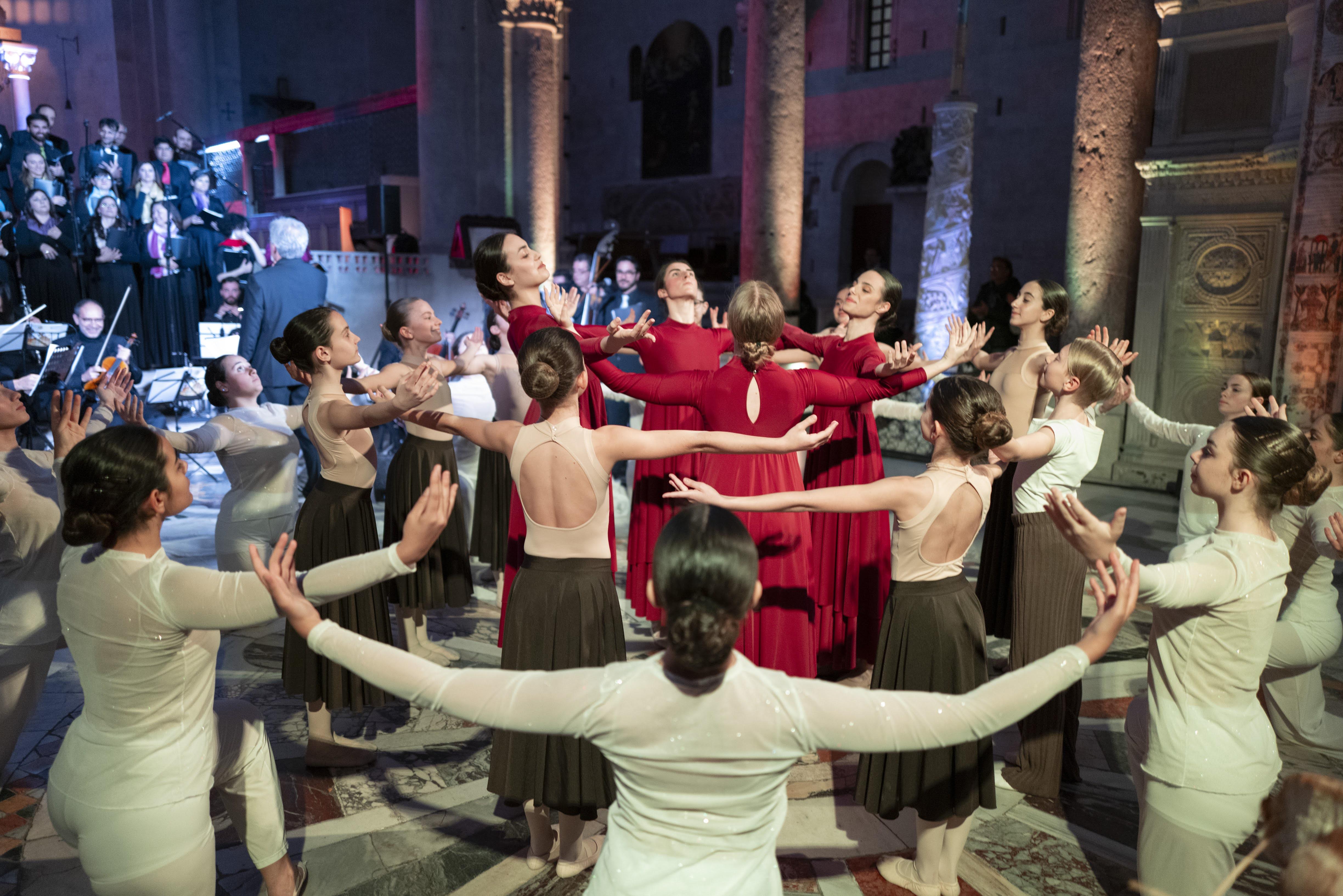 20240424 Exultet Festival 256 (Copia di NXPowerLite).jpg