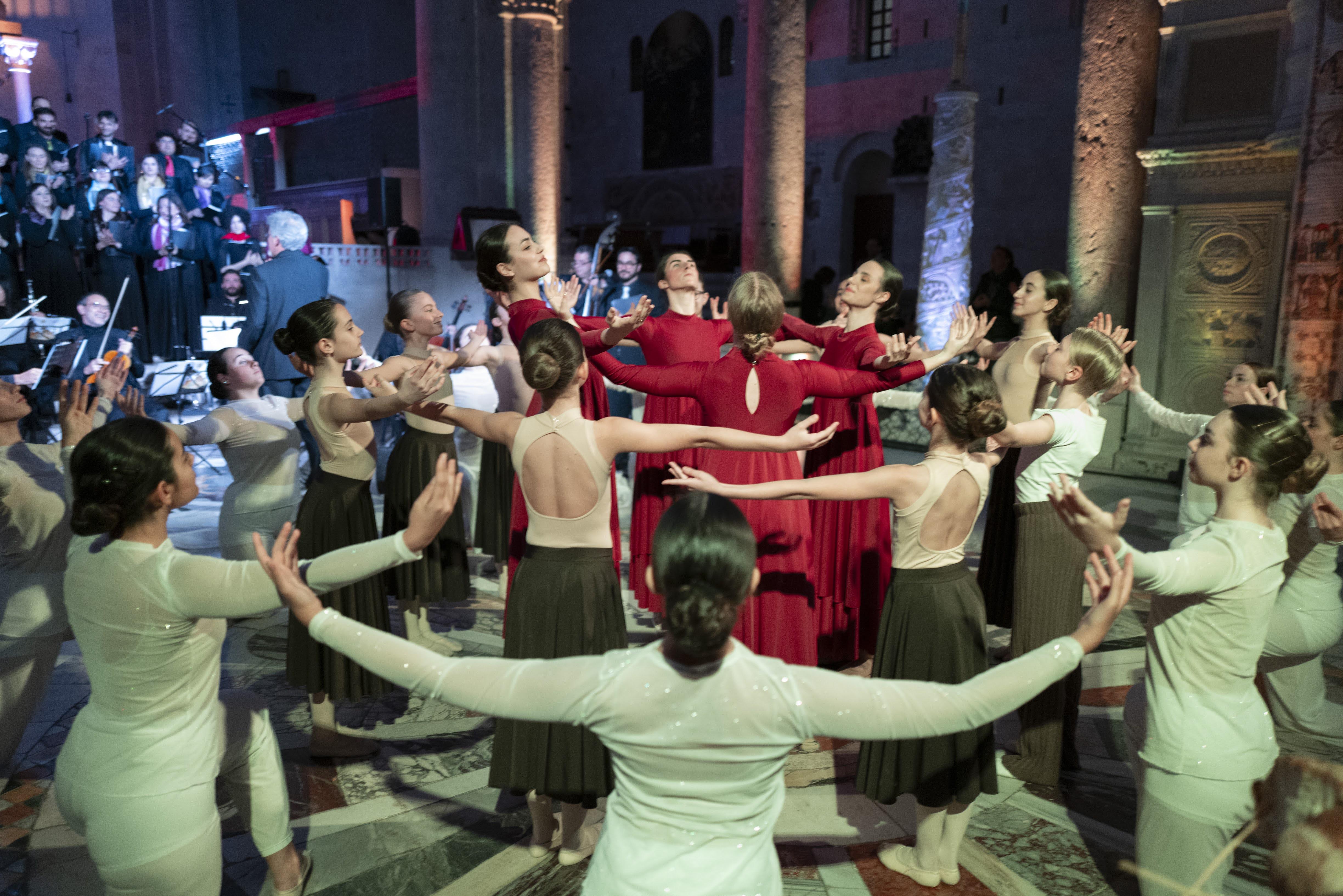 20240424 Exultet Festival 257 (Copia di NXPowerLite).jpg