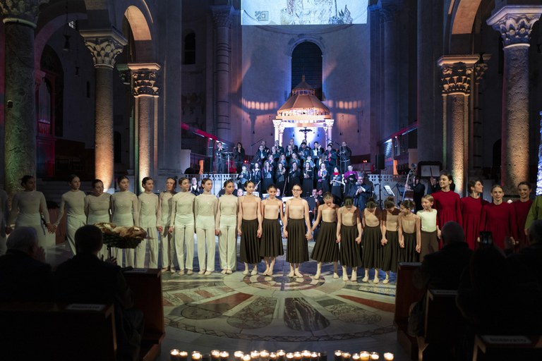 20240424 Exultet Festival 265 (Copia di NXPowerLite).jpg