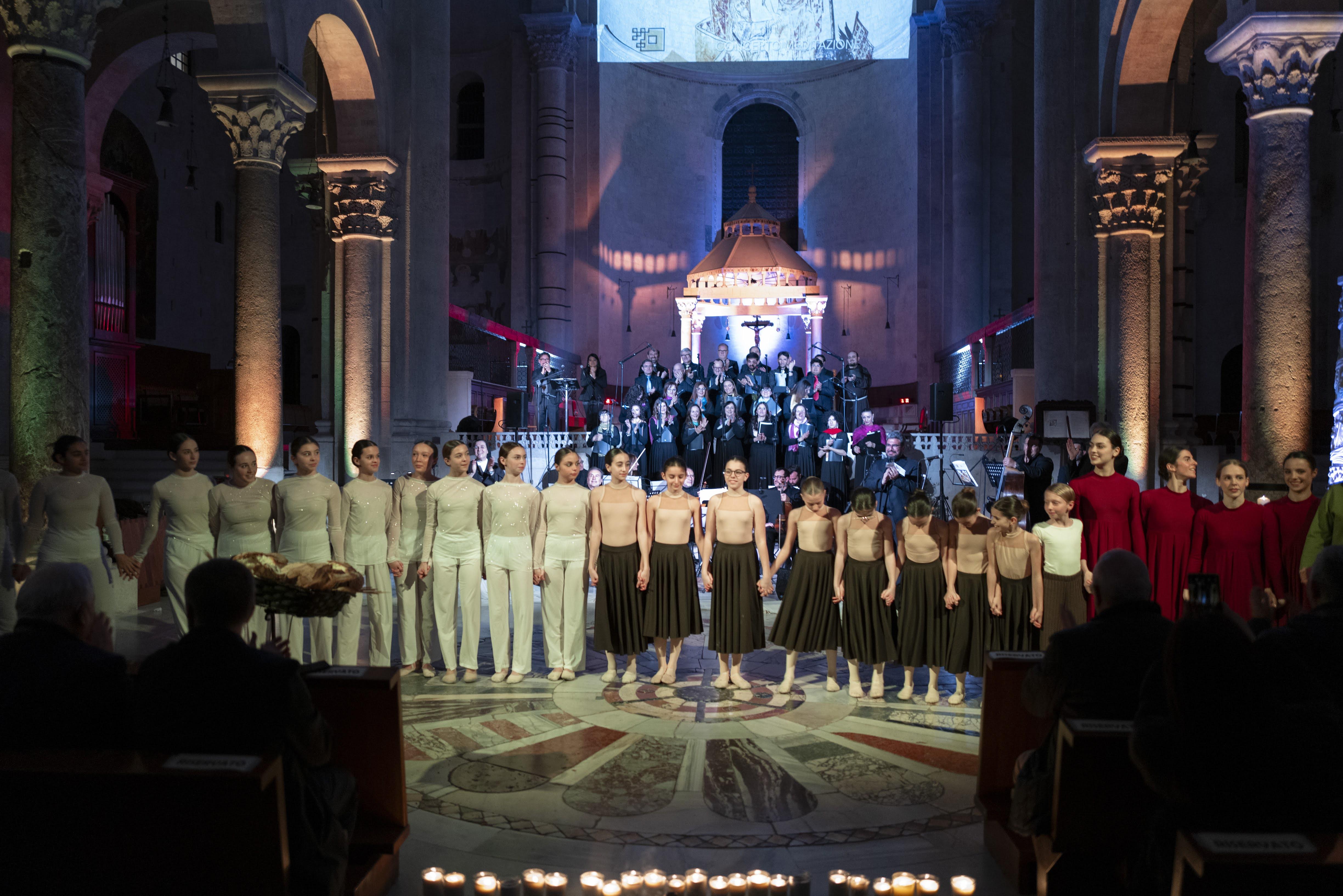 20240424 Exultet Festival 265 (Copia di NXPowerLite).jpg