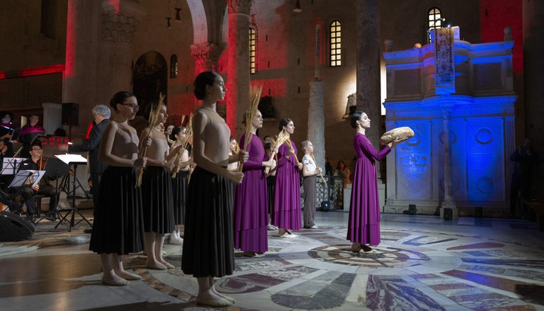 20240424 Exultet Festival 79 (Copia di NXPowerLite).jpg