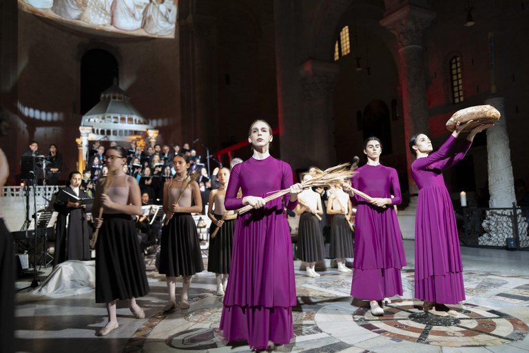 20240424 Exultet Festival 84 (Copia di NXPowerLite).jpg