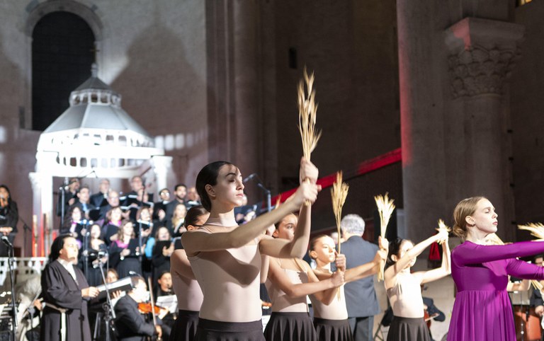 20240424 Exultet Festival 86 (Copia di NXPowerLite).jpg