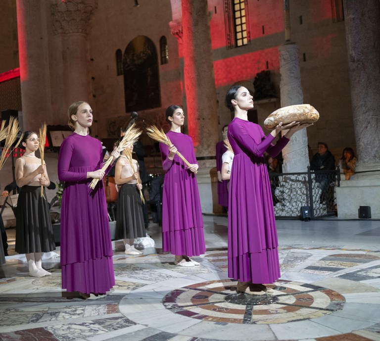 20240424 Exultet Festival 87 (Copia di NXPowerLite).jpg