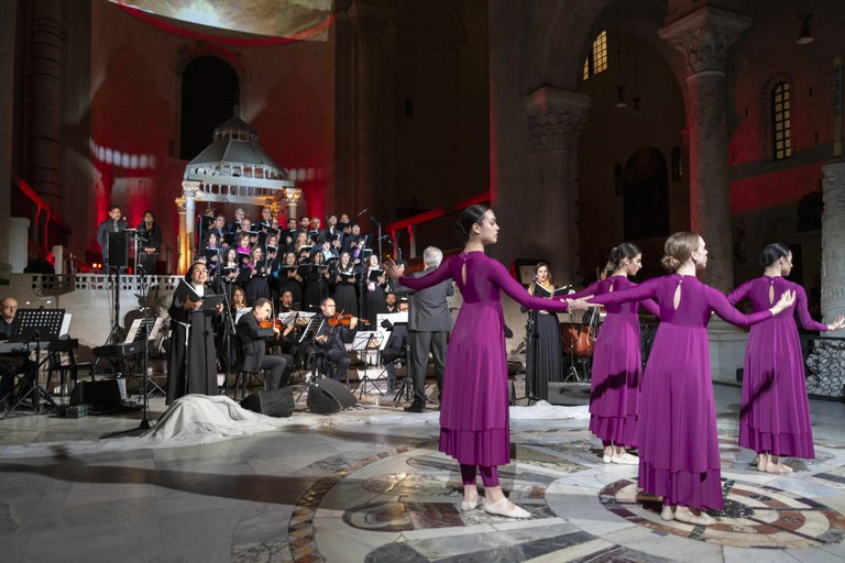 20240424 Exultet Festival 96 (Copia di NXPowerLite).jpg