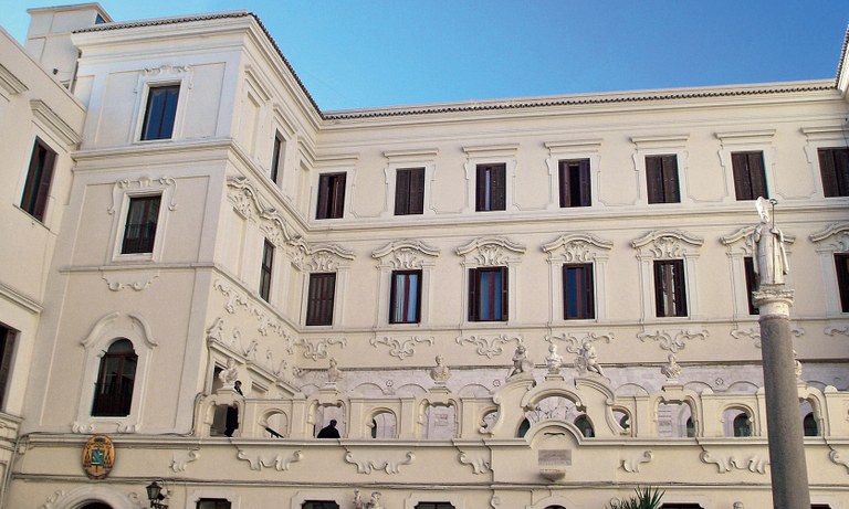 palazzo arcivescovile.jpg