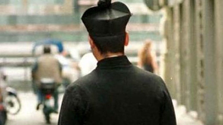 Importante. Prestare attenzione ai falsi sacerdoti e religiosi