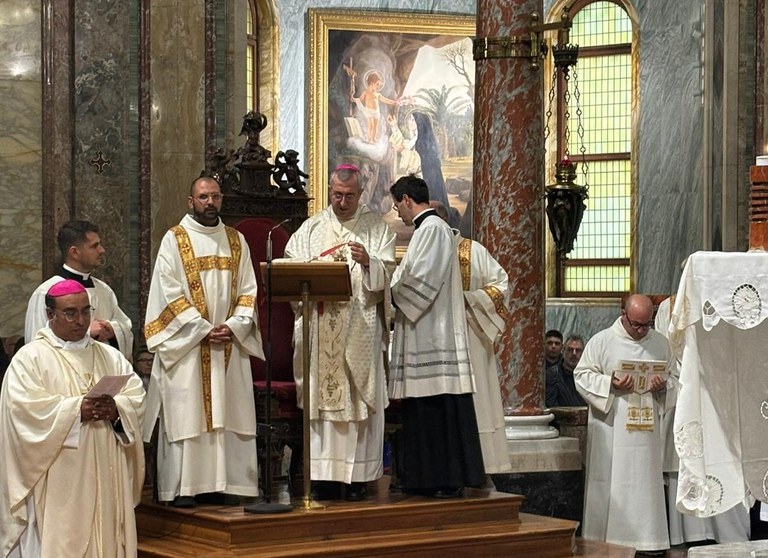«Maria donna che ascolta e si lascia abitare»