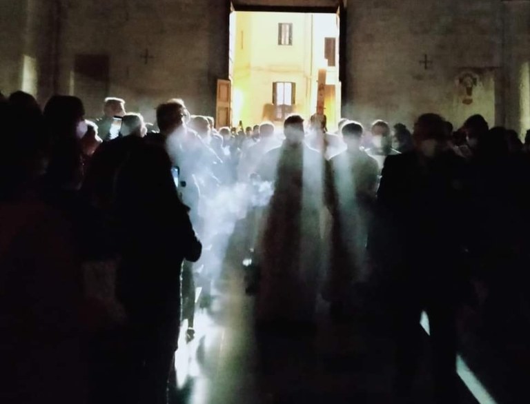 «Perché cercate tra i morti colui che è vivo? Non è qui, è risorto»