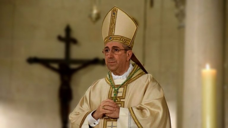 Un pastore “vestito di popolo”