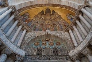 640px-san_alipio_facade_door_of_saint_marks_basilica_of_venice_1746780.jpg