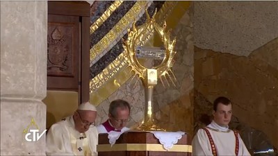 (Nella foto la reliquia di san Giovanni Paolo II)