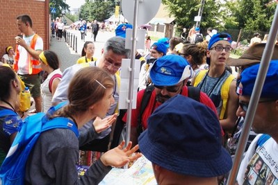 L'ingresso un po' concitato al santuario della Divina Misericordia