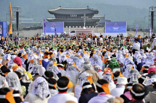 La cerimonia di beatificazione di 124 martiri coreani a Seul, il 16 agosto 2014
