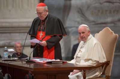 Il Papa nella Basilica di San Giovanni in Laterano ha aperto il convegno della diocesi di Roma (LaPresse)