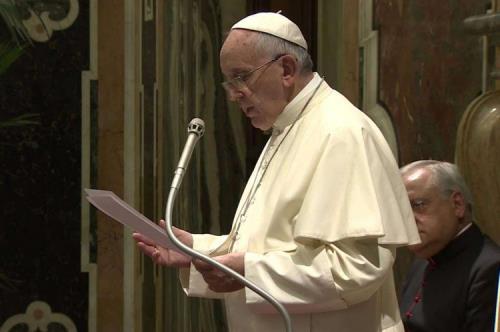 Papa Francesco nella Sala Clementina al Palazzo Apostolico rivolge un discorsoai partecipanti del Congresso internazionale "La carità non avrà mai fine"
