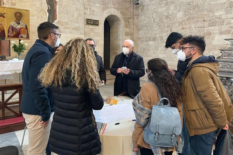 La fede, la Chiesa, la vita: giovani e vescovi pugliesi si ascoltano