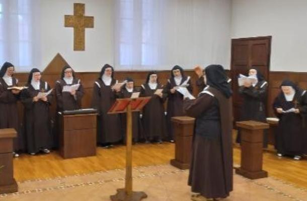 "Diversamente praticanti": il nuovo inno alla Fede dal Monastero
