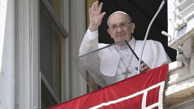 Francesco: Gesù, pane del cielo, che ogni giorno ama sulla terra