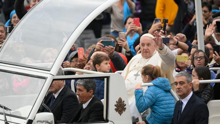 Il Papa all'udienza generale in piazza San Pietro (VATICAN MEDIA Divisione Foto)