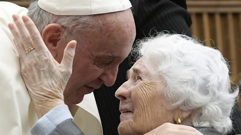 Papa Francesco e gli anziani