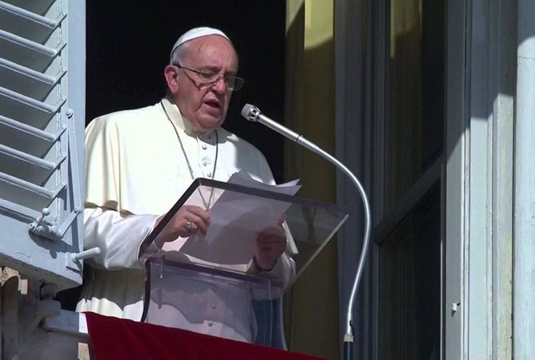 Il dolore del Papa per i migranti morti nel Mediterraneo