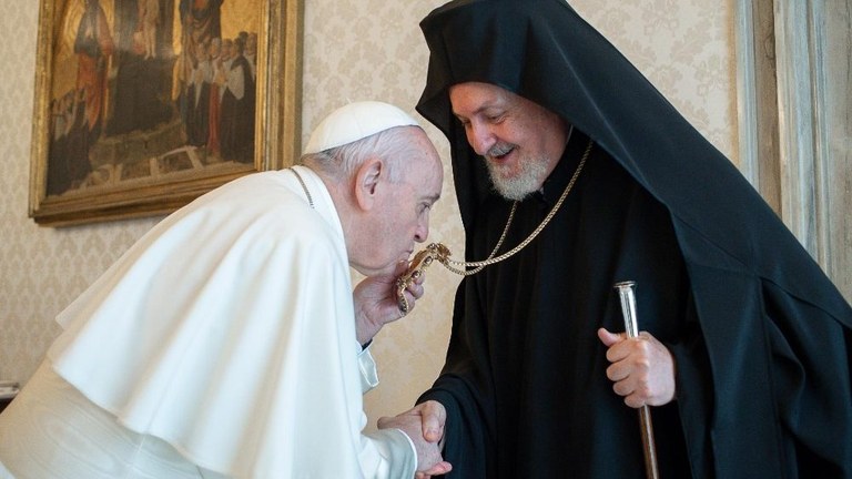 Il Papa saluta il metropolita ortodosso di Calcedonia, Emmanuel