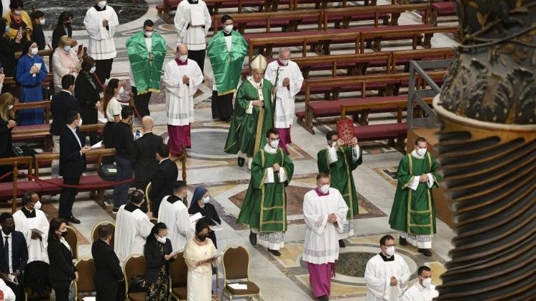 Le foto della Messa di apertura del Sinodo sulla sinodalità