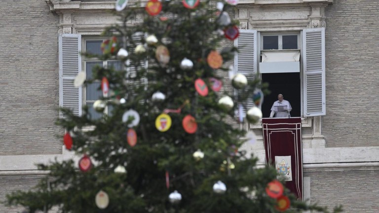 Il Papa: Avvento, tempo di grazia per togliere la maschera dell’ipocrisia