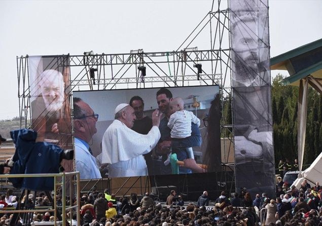 Il Papa e Padre Pio: «La vita cristiana è "mi dono", non un "mi piace" sulla pagina dei santi»