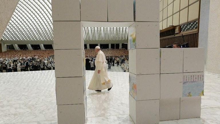 Francesco con i partecipanti al pellegrinaggio ecumenico "meglio tutti insieme"