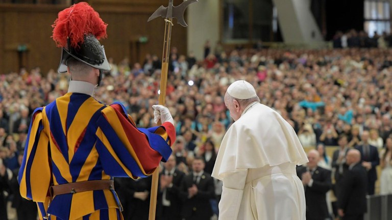 Il Papa all'udienza generale in Aula Paolo VI