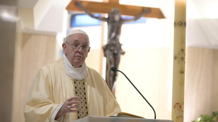 Il Papa prega per gli insegnanti e gli studenti in questo tempo di pandemia
