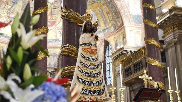 Italia nel tempo del coronavirus: sguardi e cuori verso Maria