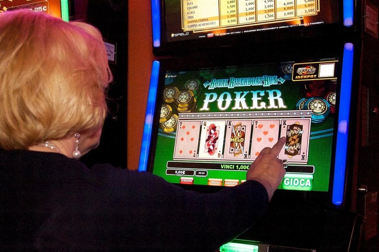 SlotMob chiama i partiti: «Impegno sull'azzardo»