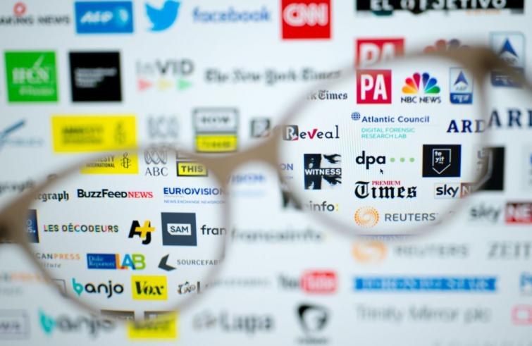 Le fake news e la “logica del serpente”