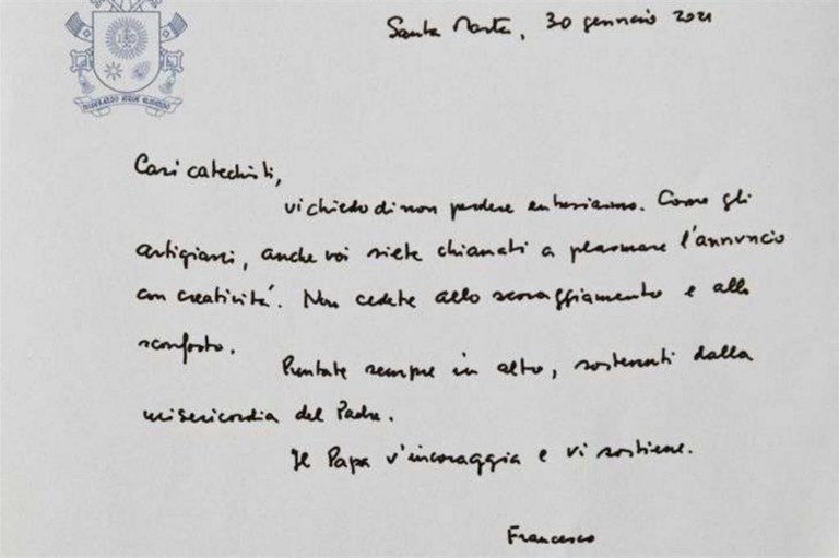 Il Chirografo che il Papa ha donato ai catechisti - Vatican Media