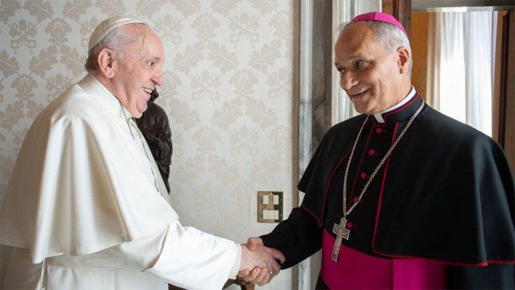 Il cardinale Robert Prevost con Papa Francesco